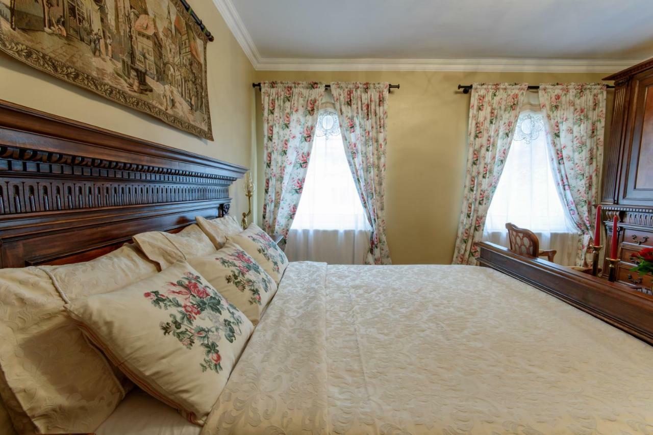 Williams House Hotel Vajdahunyad Kültér fotó